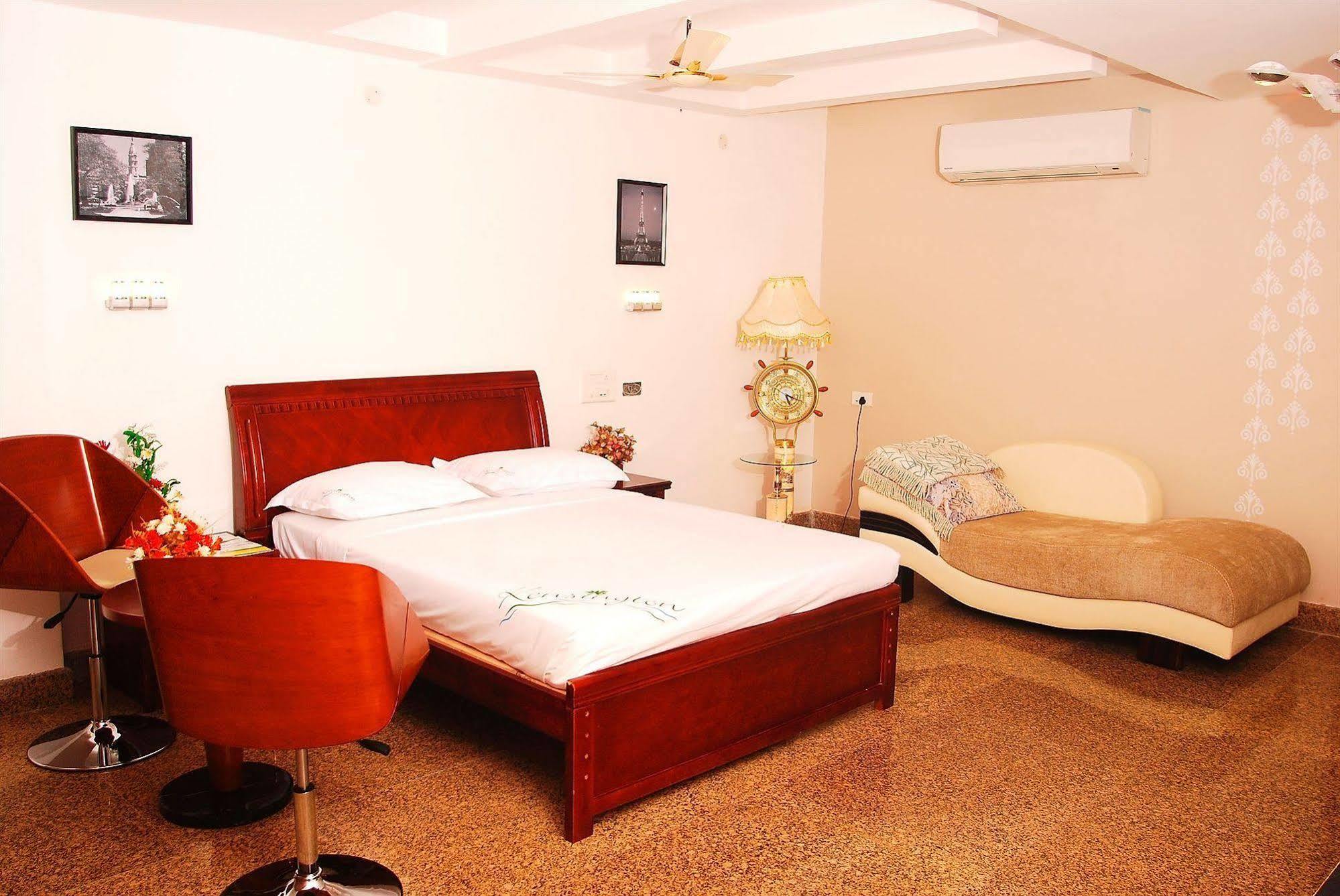 เดอะ รีทรีต เจนไน Hotel Guduvancheri ภายนอก รูปภาพ