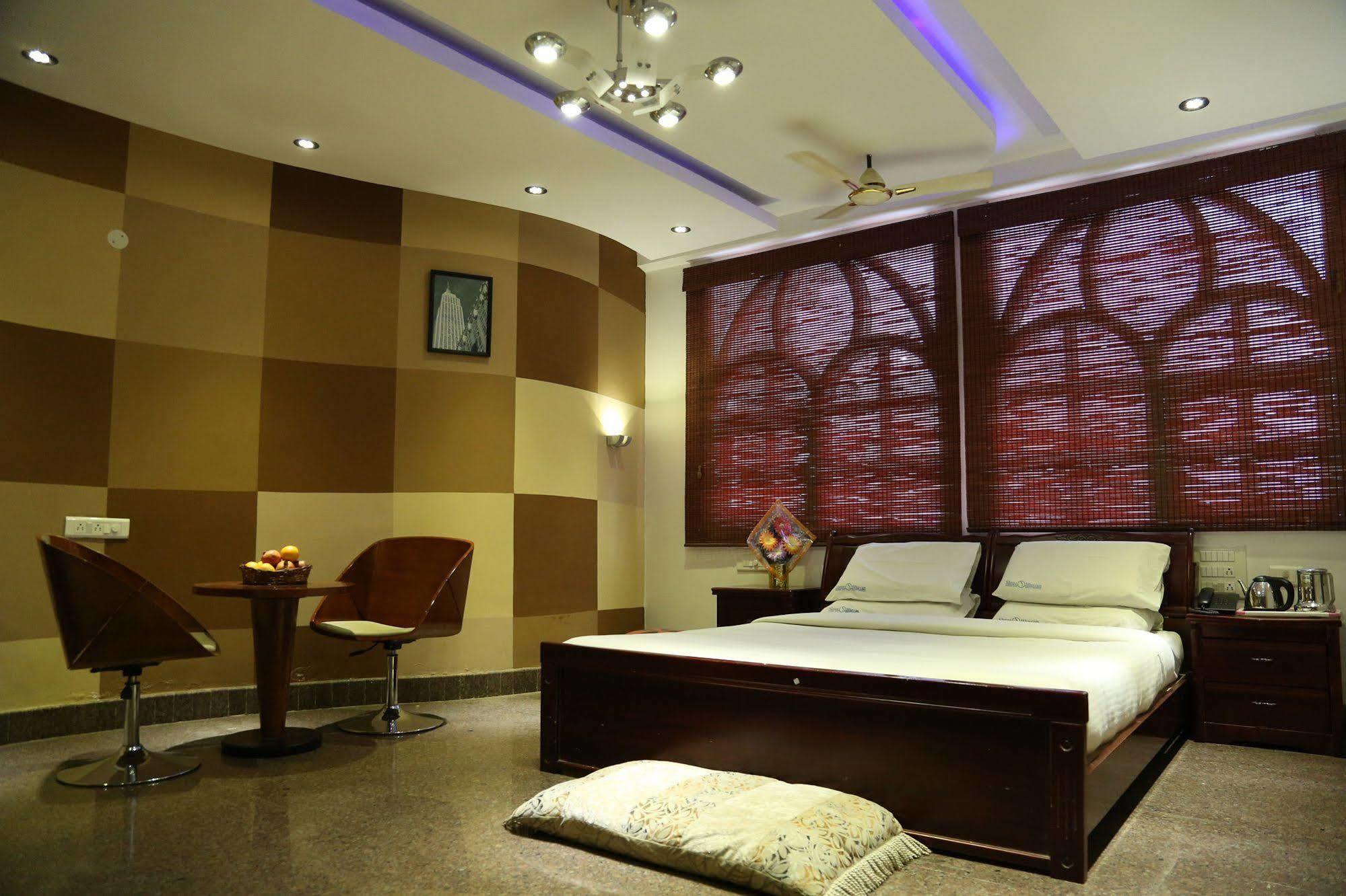 เดอะ รีทรีต เจนไน Hotel Guduvancheri ภายนอก รูปภาพ
