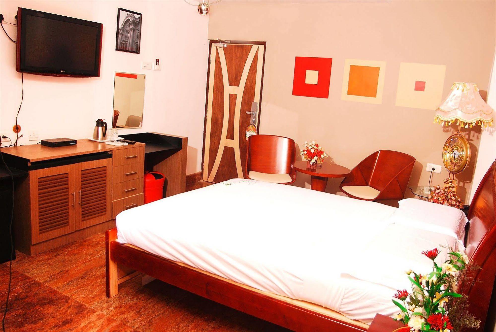 เดอะ รีทรีต เจนไน Hotel Guduvancheri ภายนอก รูปภาพ