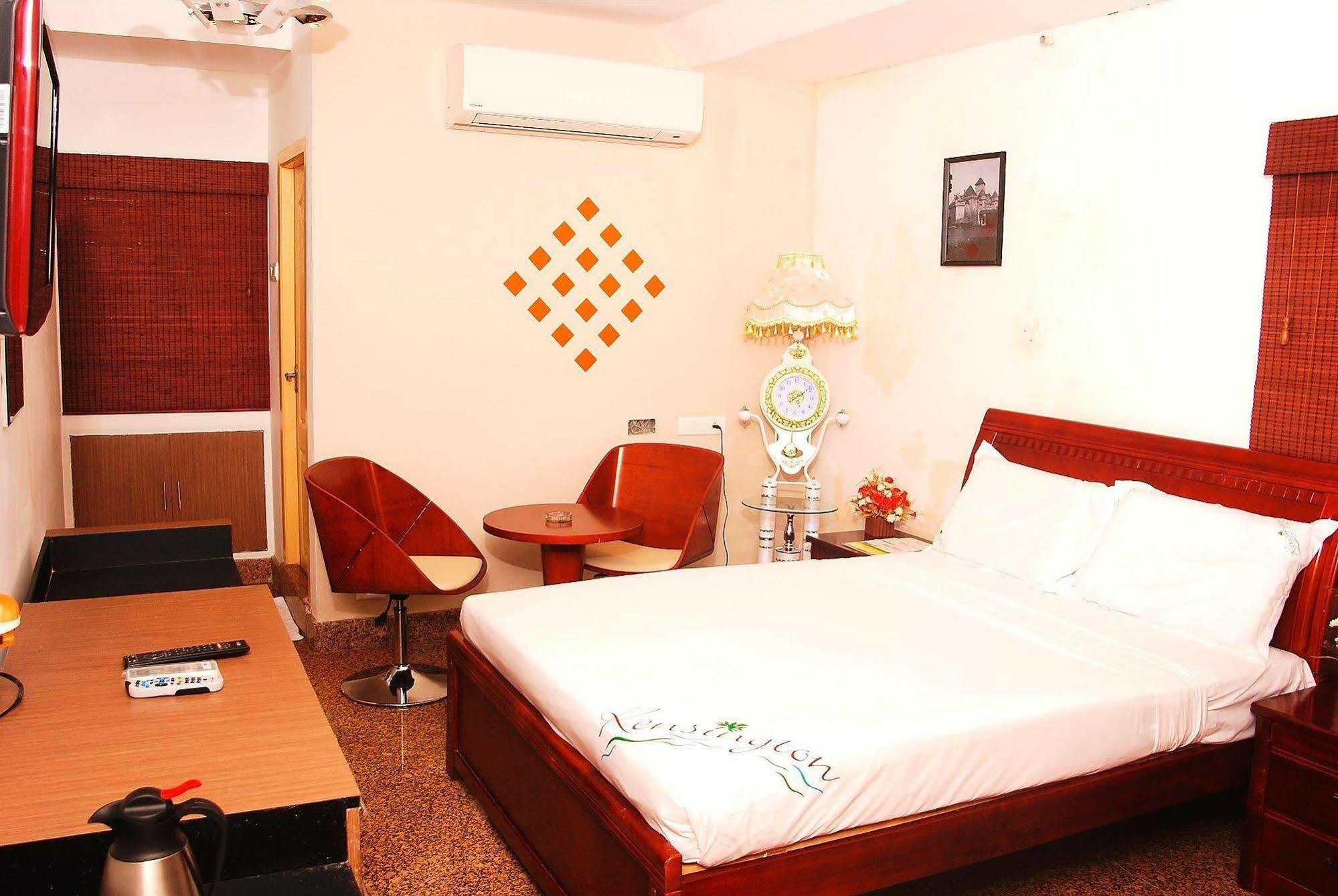 เดอะ รีทรีต เจนไน Hotel Guduvancheri ภายนอก รูปภาพ